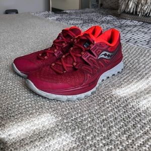 Saucony Xodus ISO 2 like new